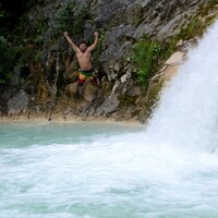 Adeta akın ettiler!