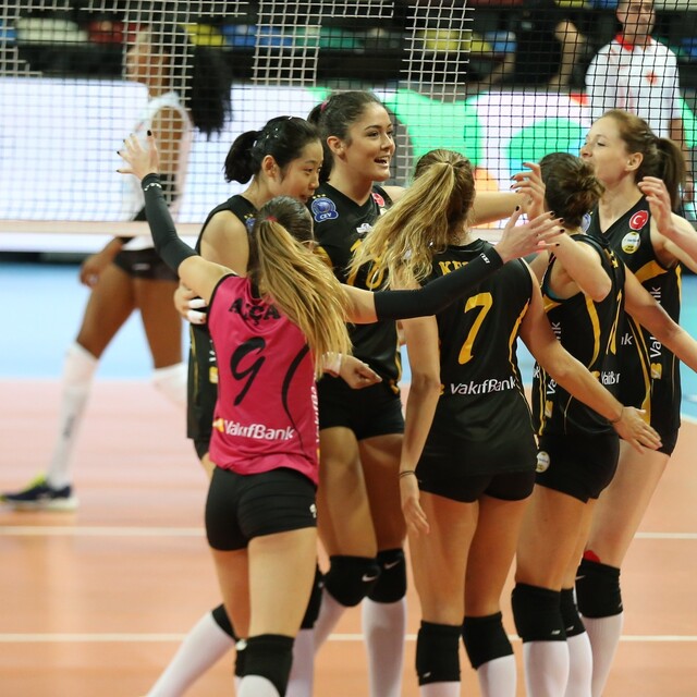 VakıfBank galibiyetle başladı