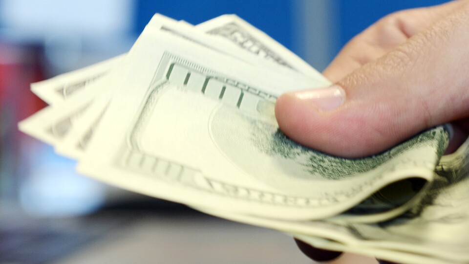 Dolar güne 3.65 TL seviyelerinde başladı