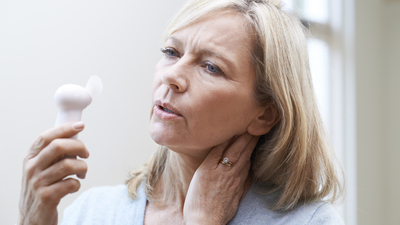 Sigara içen kadınlara kötü haber! Erkenden menopoza sokuyor