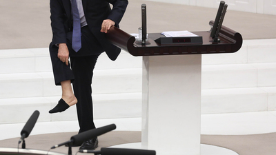 CHP İstanbul Milletvekili Mahmut Tanal'dan protesto