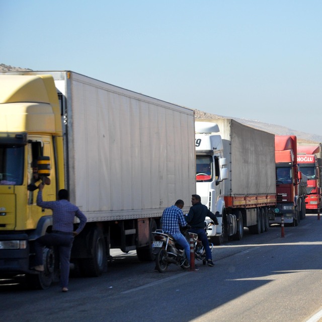 TIR kuyruğu 5 kilometreyi buldu