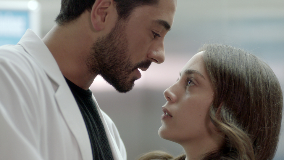 "Kıskanıyorum... Benden uzakta atan her kalp atışını!"