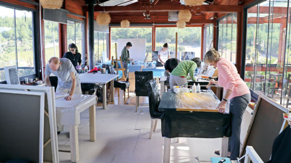 Bir Ege köyü nasıl açık hava atölyesine dönüştü