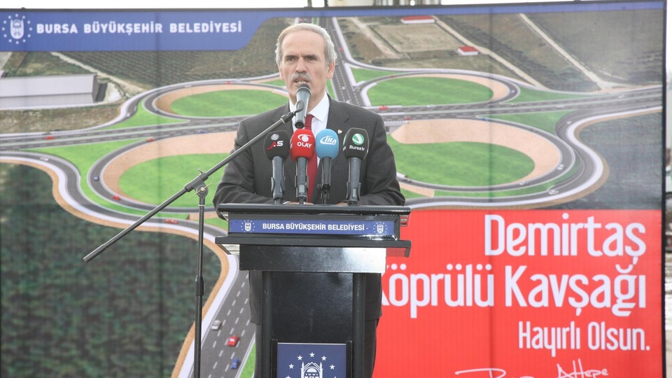 Bursa Büyükşehir Belediye Başkanı Altepe istifa etti