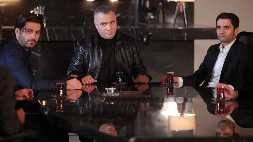 "Bir daha bu kapıdan içeri giremezsin!"