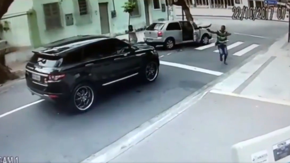 Trabzonspor'un eski futbolcusu silahlı soyguna uğradı!