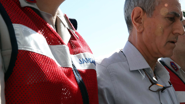 Akın Öztürk OHAL Komisyonu'na mı başvurdu?