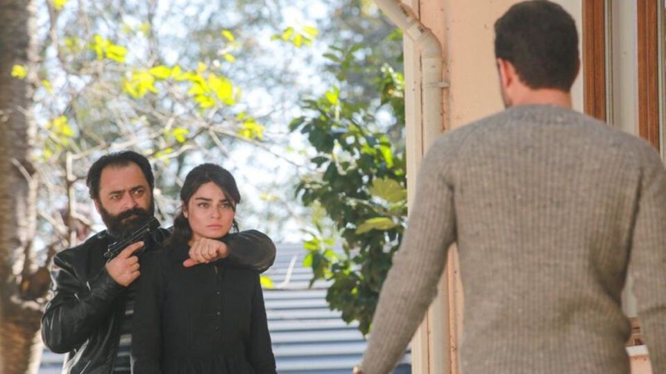 Savaş kendisini affettirmek için Meryem ile konuşmaya gidiyor!