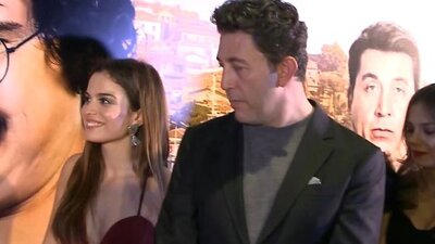 Emre Kınay'ın bakışları olay oldu