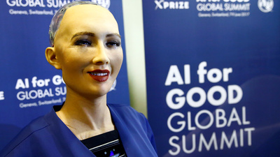 Suudi Arabistan'dan bir ilk: Robota vatandaşlık verildi!