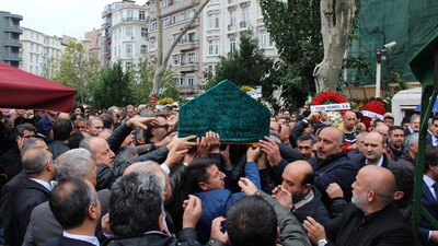 Ünlü iş adamı son yolculuğuna uğurlandı