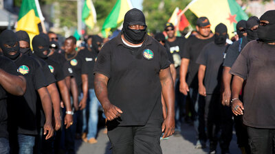 Macron 'Noel Baba değilim!' dedi, ortalık karıştı!