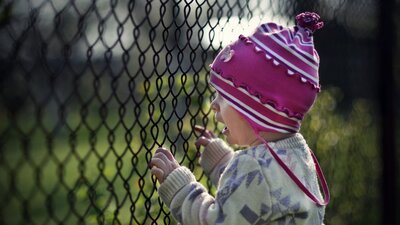 Mahkum baba Skype üzerinden çocuğunun ev ödevine yardım edecek