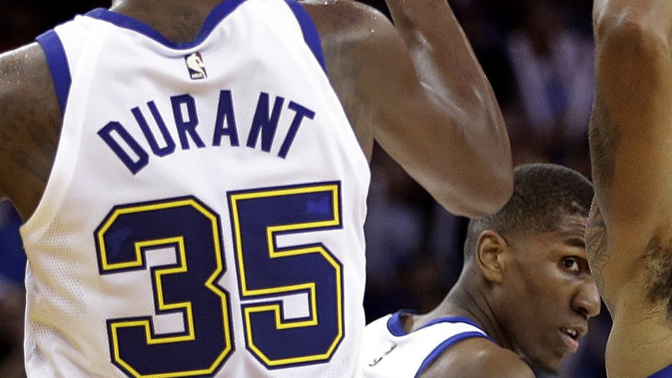 Son şampiyon 18 sayı geriden geldi!