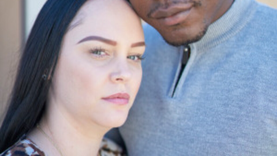 Hem kendi hem de başkasının bebeğini doğurdu