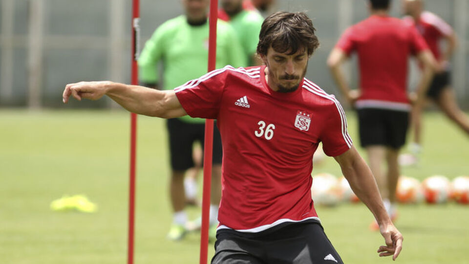 Ergin Keleş kimdir?