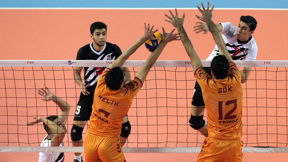 Galatasaray derbide set vermedi!