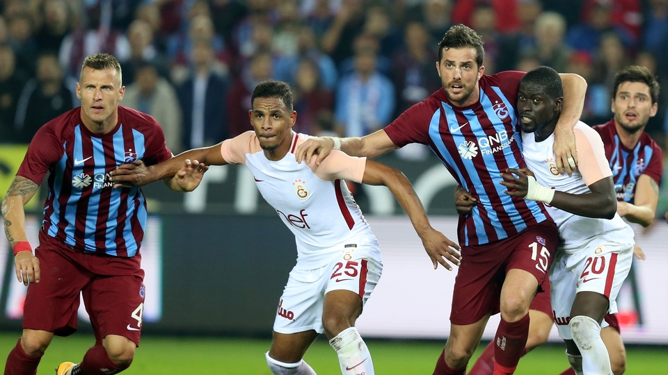 "Bizi hakemle değil futbolla geçsinler!"