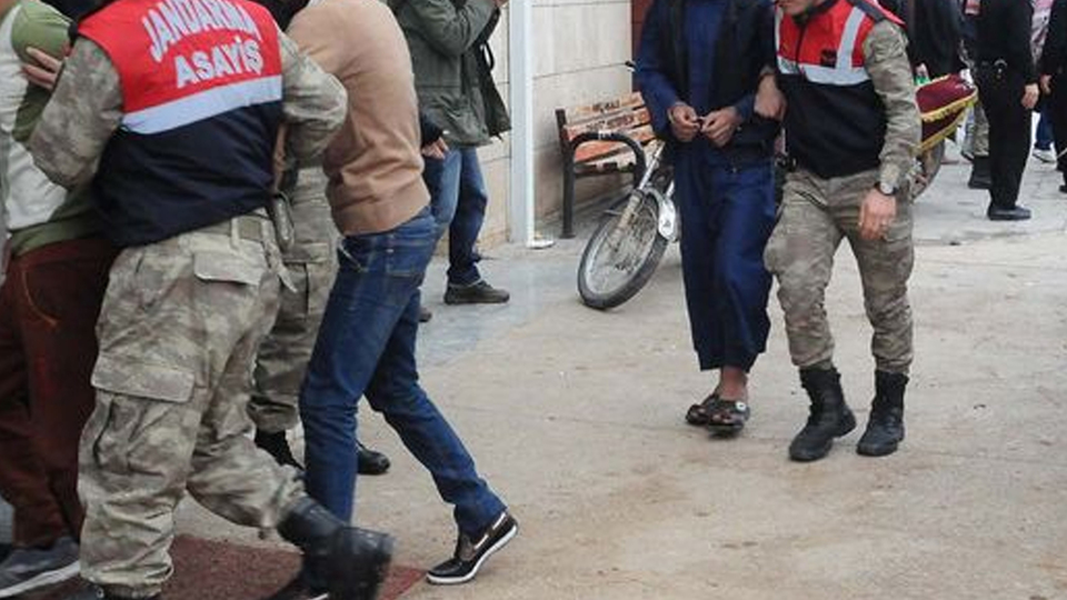 Akçakale'de 2 DEAŞ'lı terörist yakalandı