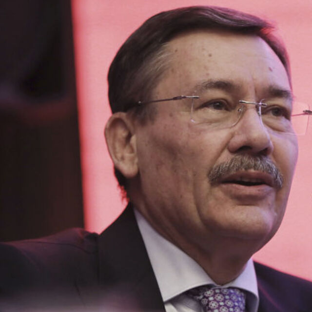 Melih Gökçek'ten istifanın ardından ilk tweet
