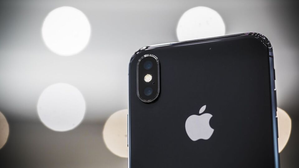 iPhone X bekleyenlere kötü haber