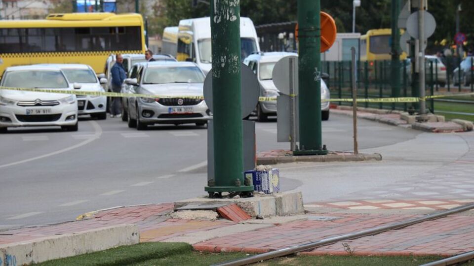 Gaziantep Valiliği önünde şüpheli paket