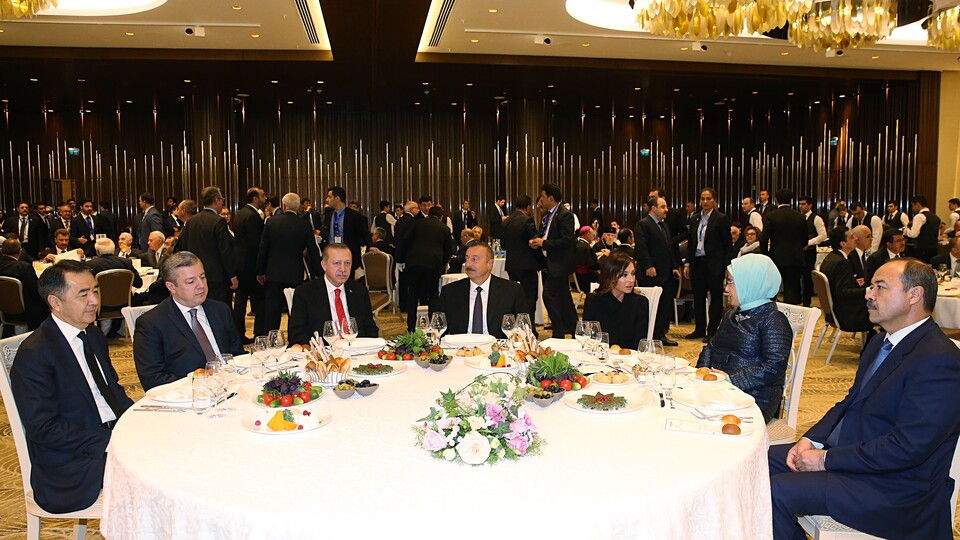 Azerbaycan'da Cumhurbaşkanı Erdoğan onuruna yemek