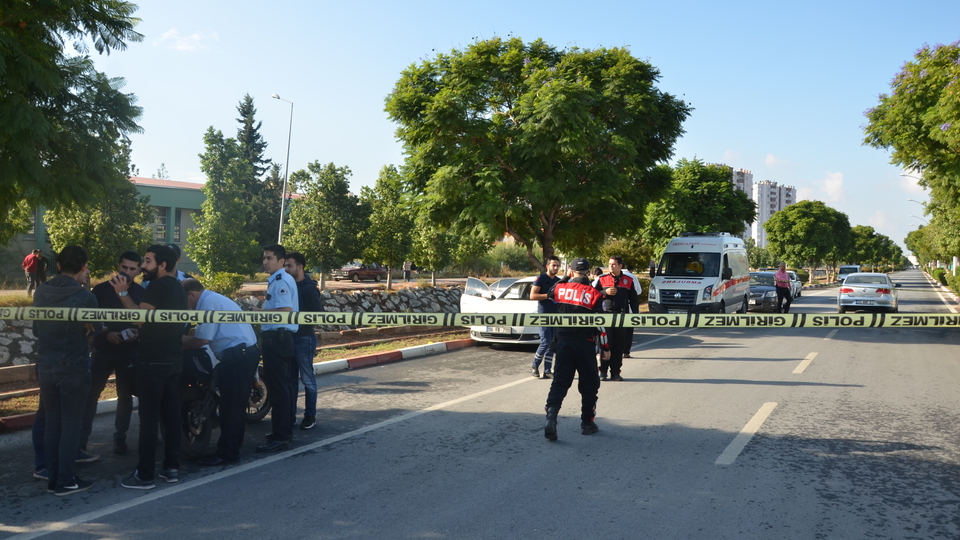 Akaryakıt istasyonu müdürü direksiyon başında öldürüldü