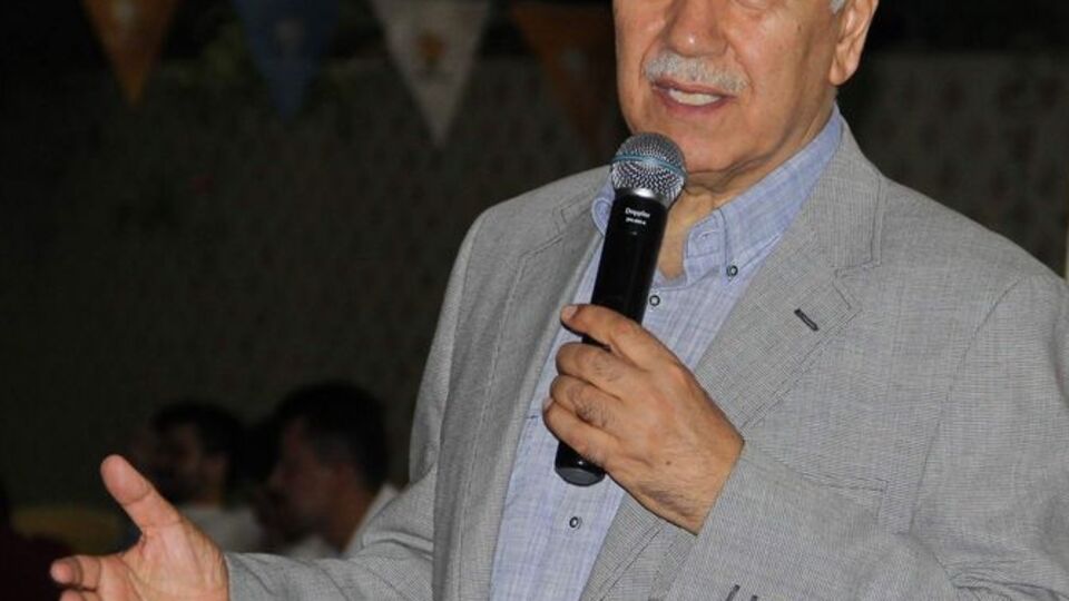 Bülent Arınç, sabitlediği tweeti kaldırdı