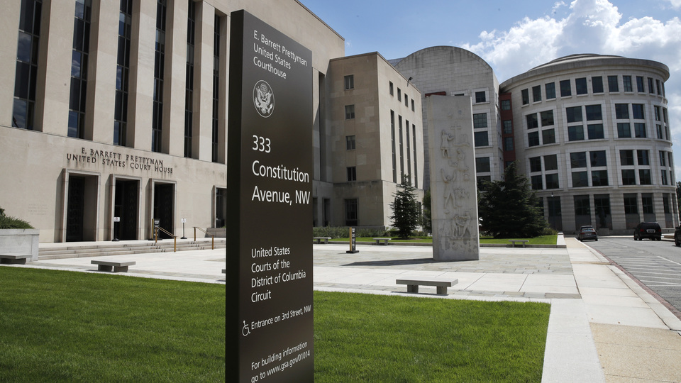 Podesta görevinden ayrılıyor