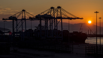 Alsancak Limanı'nda 128 ton kaçak akaryakıt ele geçirildi