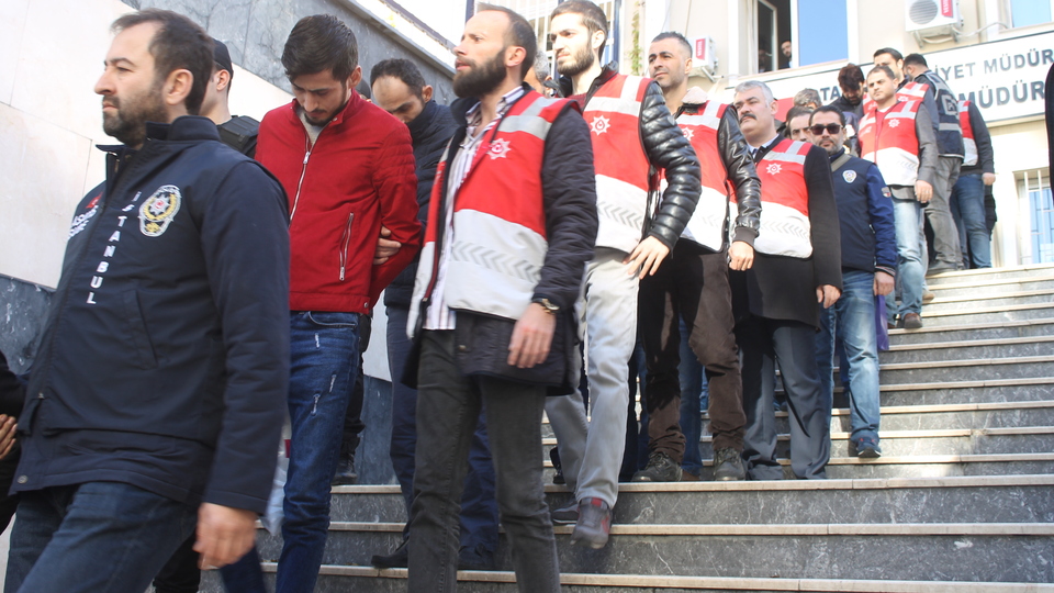 30 kişilik sahte galerici şebekesi yakalandı