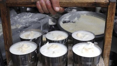 Görücü usulüyle evlendirilen Pakistanlı kadın zehirli ayranla 'en az 13 kişiyi öldürdü'