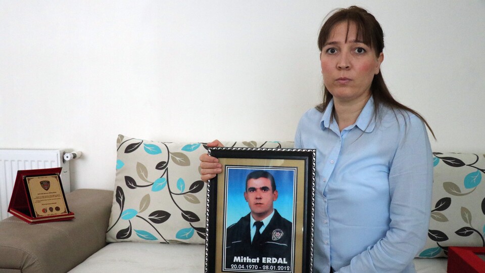 Gizemli kazıda öldürülen polisin eşi 'şehitlik' hakkı istiyor