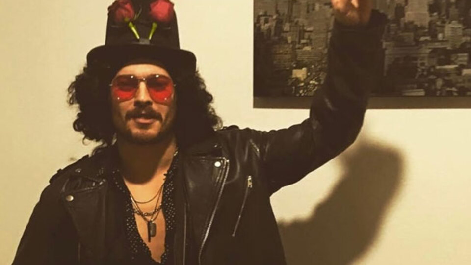 Çağatay Ulusoy'dan Hazal Kaya'yı güldüren fotoğraf!