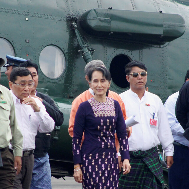Myanmar lideri Suu Çii Arakan'a ilk ziyaretini gerçekleştirdi