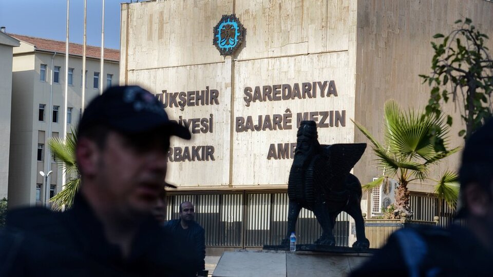 Kayyuma devredilen belediyelerin işsiz kalan çalışanları ne yapıyor?