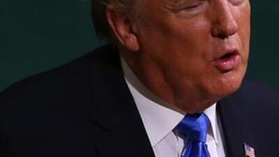 Trump'tan Clinton'a 'ön seçim' suçlaması