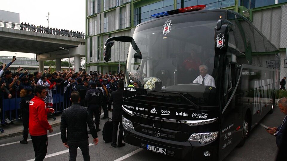 Beşiktaş kafilesi İzmir'de