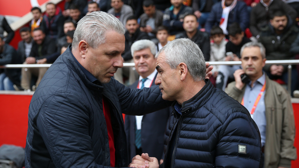 Hakeme tepki: "Saçlarım beyazlıyor..."