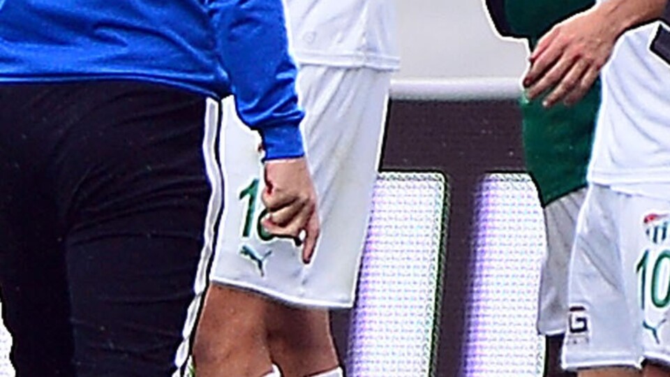 "Yeter, istifa edin! Bu oyununun figüranı olmayacağız"