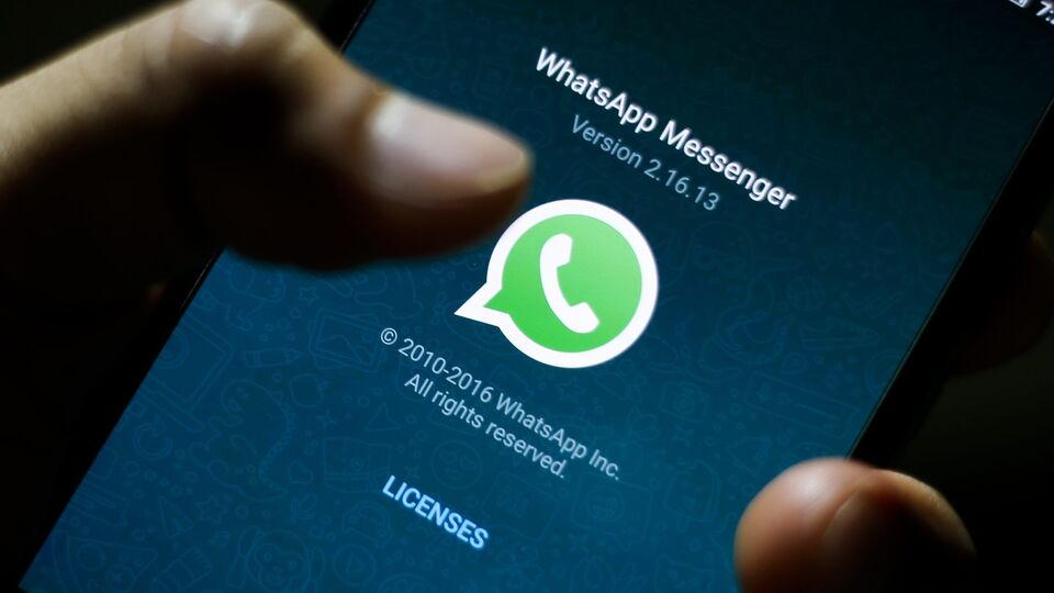 Sahte WhatsApp'a dikkat! 1 milyon kişi indirdi