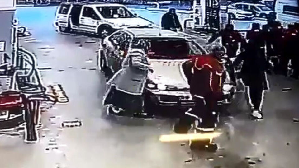 Trafikte öldüresiye dövülen gazi konuştu! "2 yaşındaki çocuğumdan ne istediniz?"