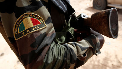 Fransa 'yanlışlıkla' 11 askeri öldürdü!