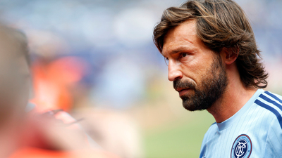 Dünyaca ünlü yıldız futbolu bıraktı!