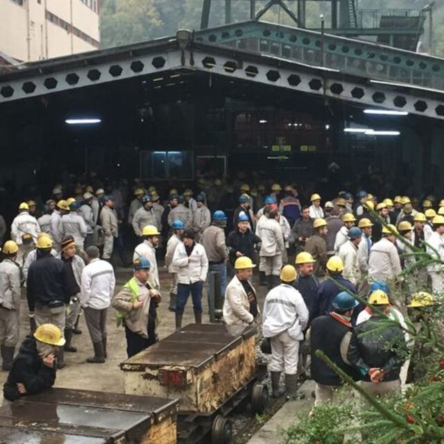 Zonguldak'ta madenciler eylem başlattı