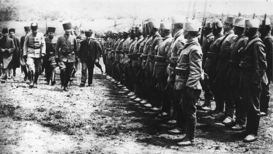 Ekim Devrimi Türkiye'yi nasıl etkiledi?