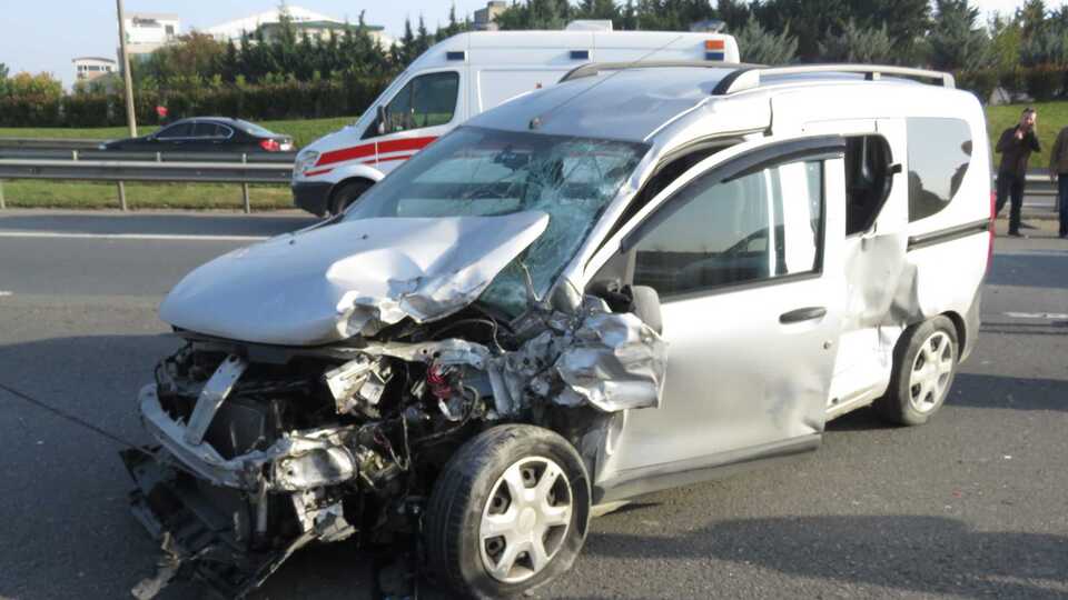 TEM'de zincirleme kaza: 3 yaralı