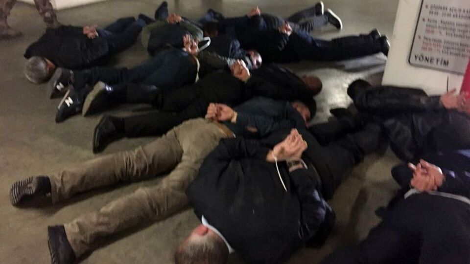 AVM'de intikam pazarlığı!